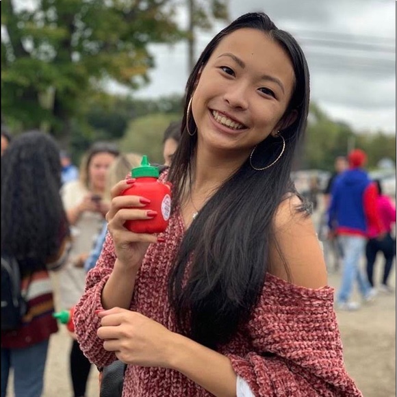 Meet your Posher, Meghan - Picture 3 of 3